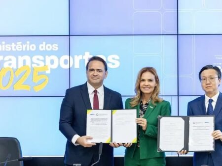 Brasil e China vão estudar viabilidade de ferrovia intercontinental