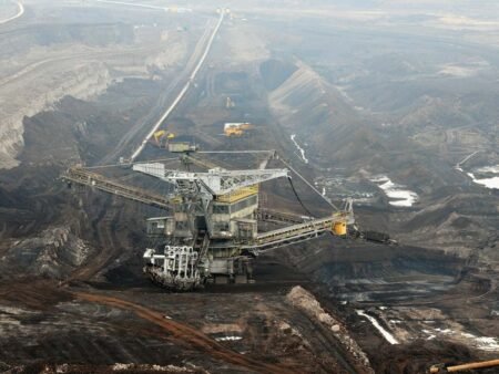Mineração avança com foco em ESG, tecnologia e minerais críticos