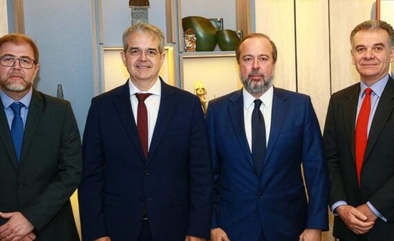 Ministro Alexandre Silveira recebe CEO Global da Mineração Serra Verde